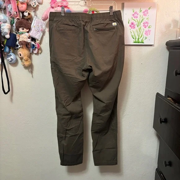 Vuori Men's Ripstop Climber Pants in dark oregano green Sz Large - Picture 6 of 8